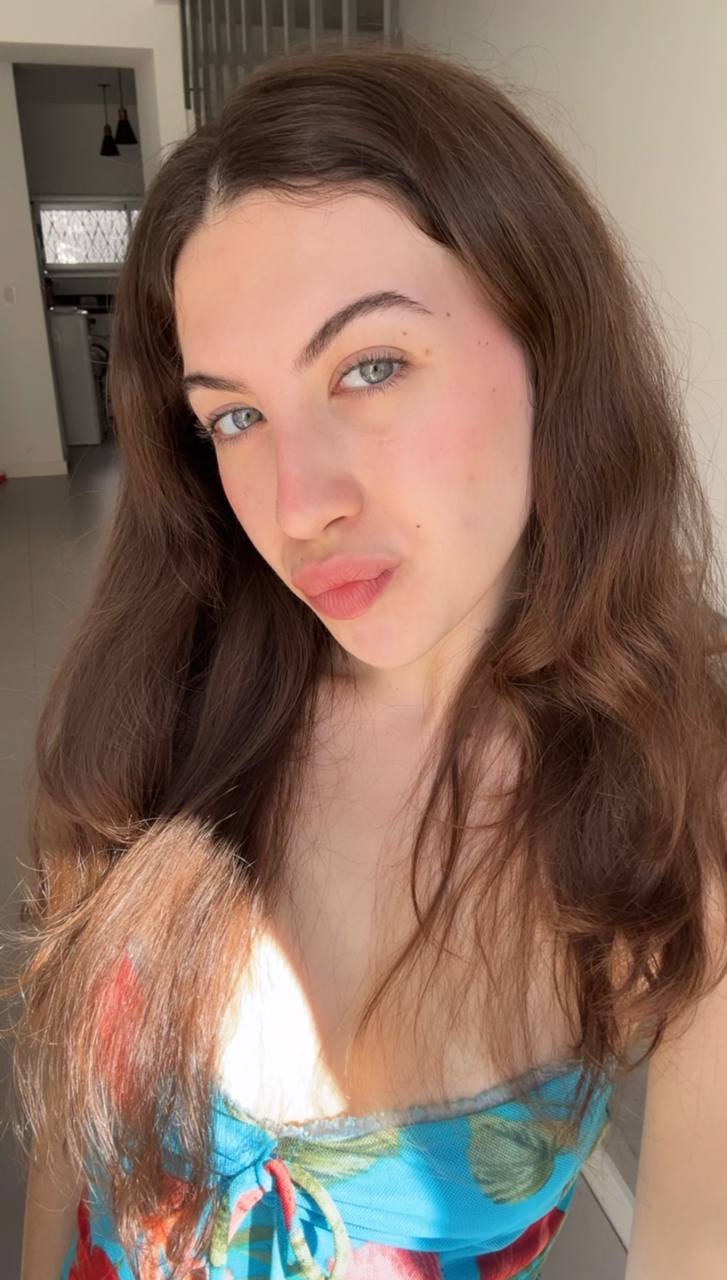 Nude girl Amber in Malabo