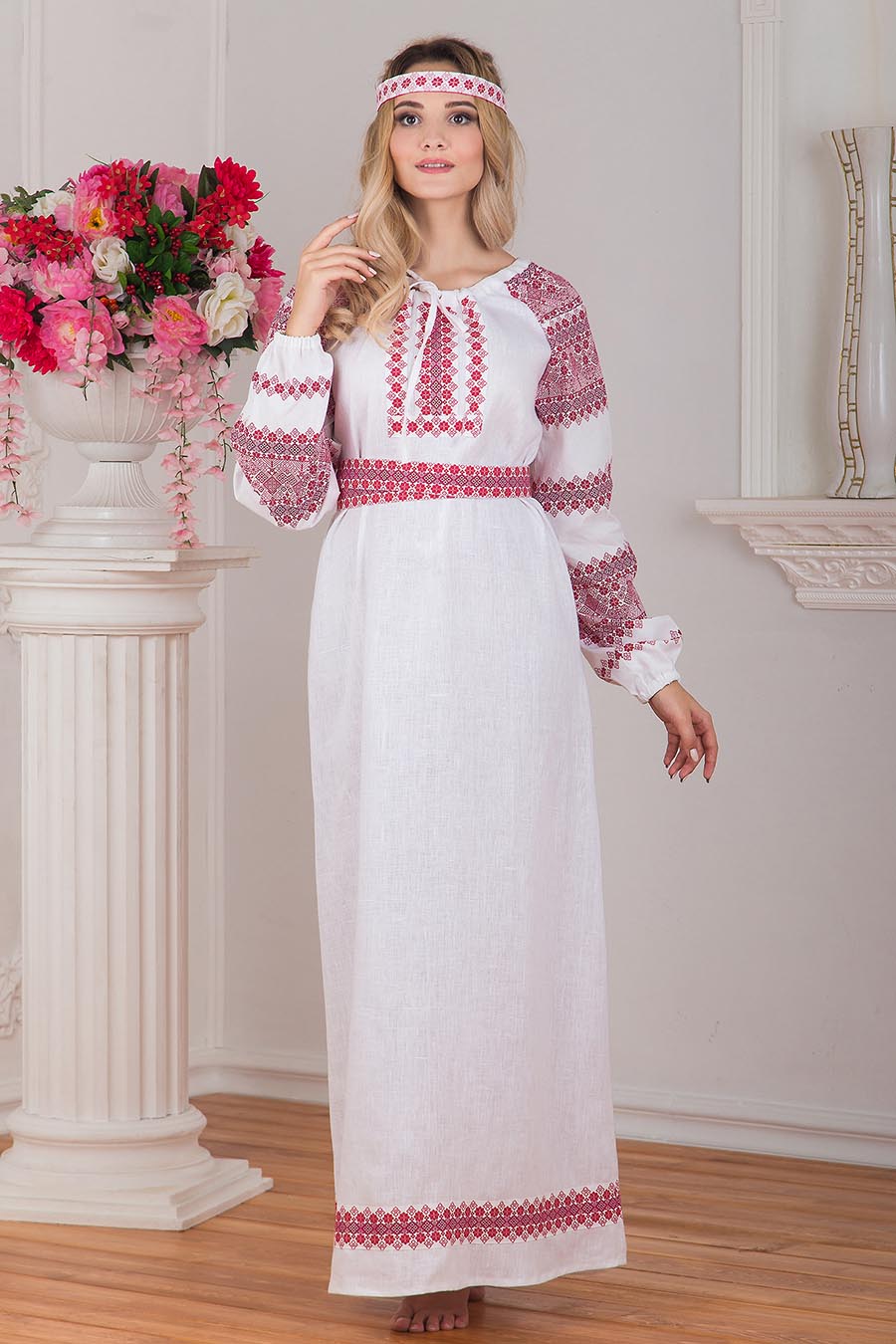 Women in Slavic costumes in Malabo