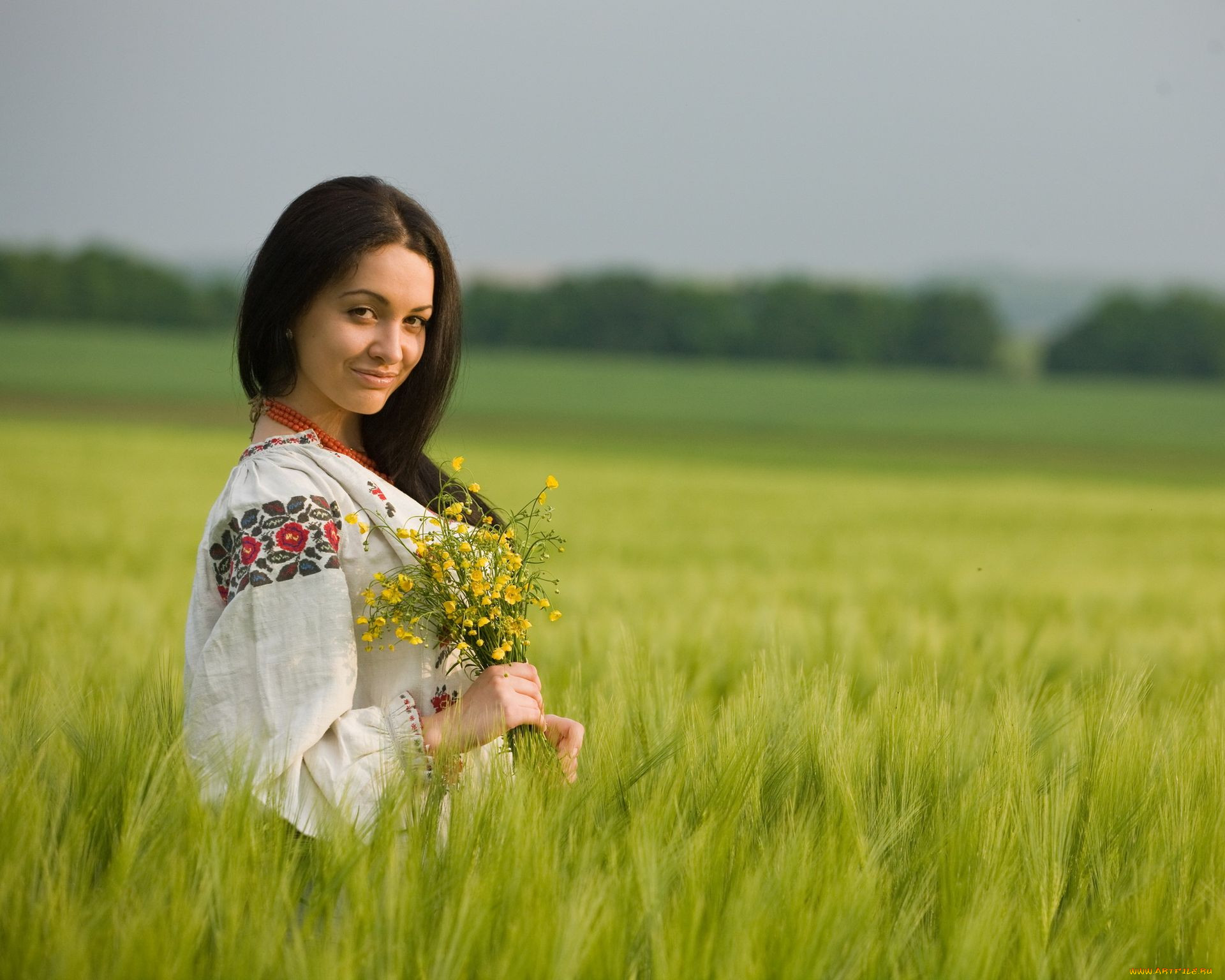 Women in Slavic costumes in Malabo