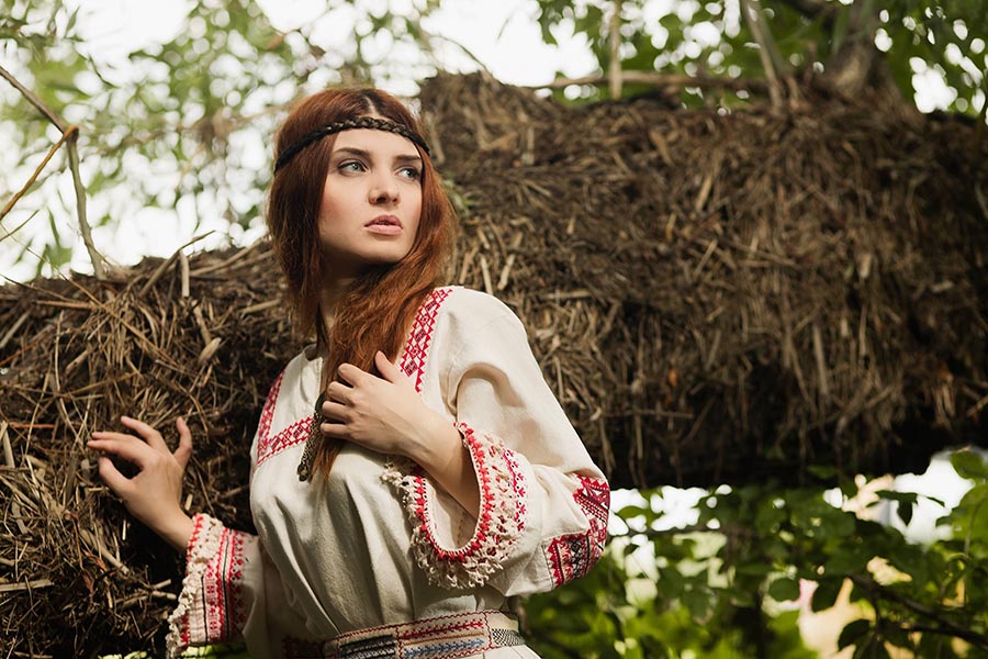 Women in Slavic costumes in Malabo
